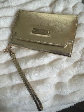 HANAE MORI/PARIS Gold Metallic Wristlet Clutch